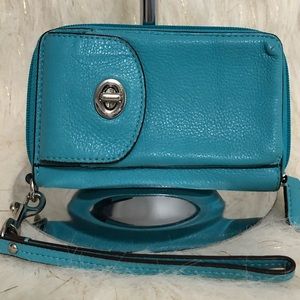 Coach F50070 Leather Zip Phone Case Wallet used